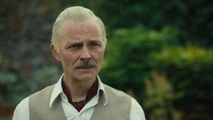 Sir James (Mark Bonnar)