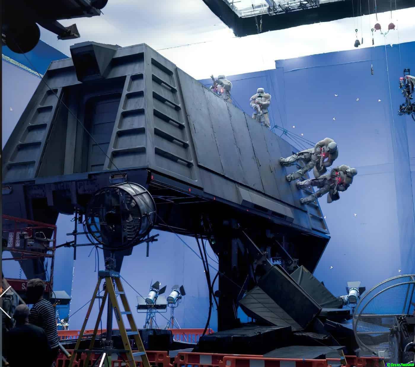 Solo / Behind the Scenes