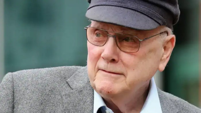 Rip Kenneth Cope (93)