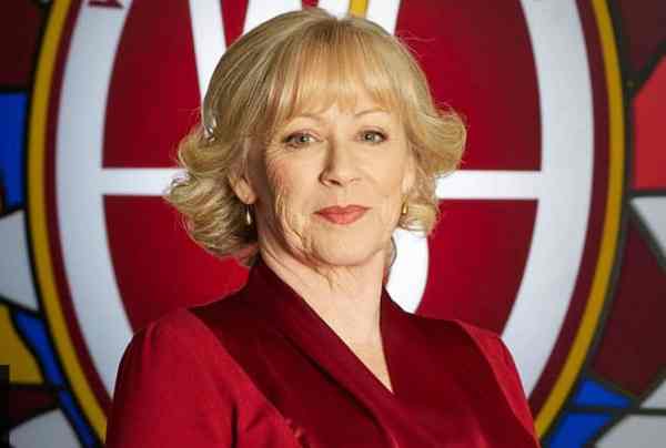 Lindsey Coulson Takes Charge As Waterloo Road's New Headteacher