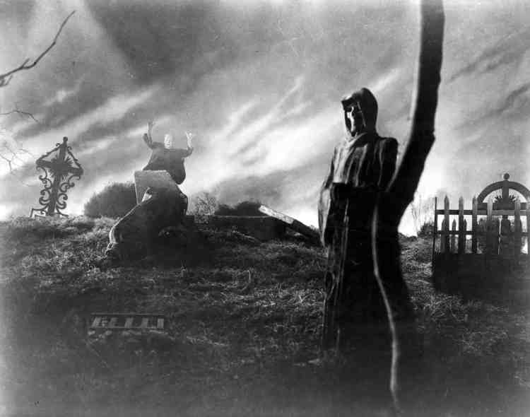 Bride Of Frankenstein 1935 Graveyard With Skeleton