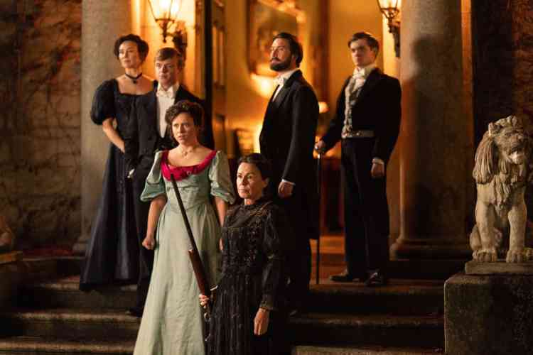 The Hardacres Returns to 5 This Spring